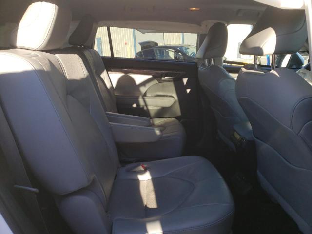 Фото 11 - TOYOTA HIGHLANDER