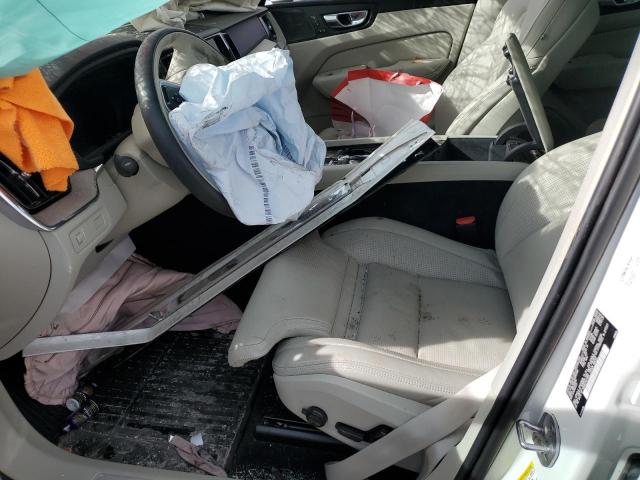 VOLVO XC60 B5 IN 2022 VIN YV4L12DL5N1050482