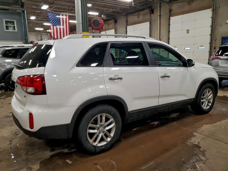 Фото 3 - KIA SORENTO