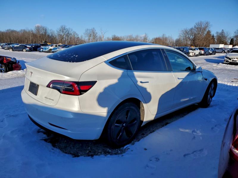 Фото 3 - TESLA MODEL 3