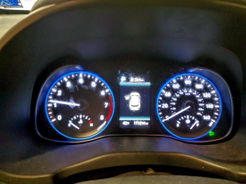 Фото 9 - HYUNDAI KONA