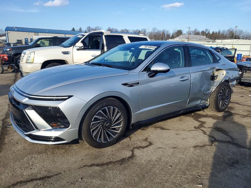 Фото 1 - HYUNDAI SONATA