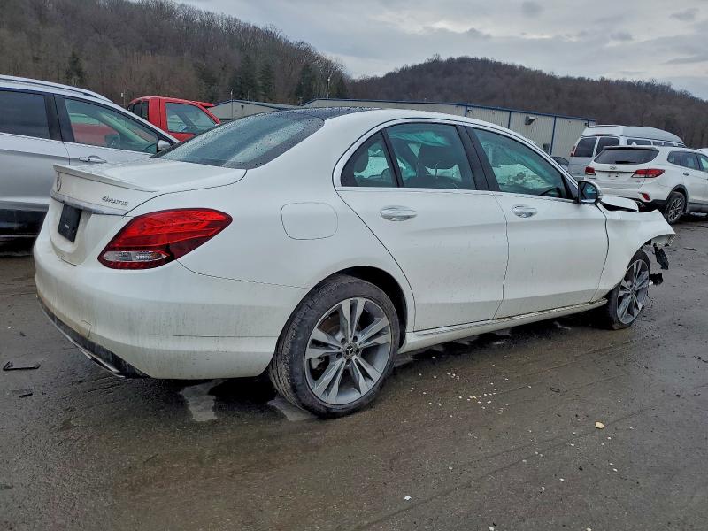 Фото 3 - MERCEDES-BENZ C-CLASS