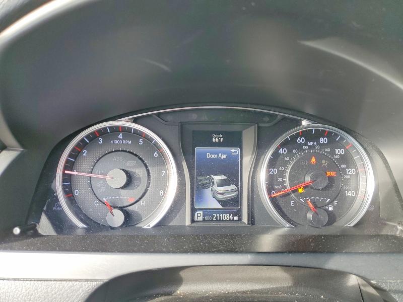 Фото 9 - TOYOTA CAMRY