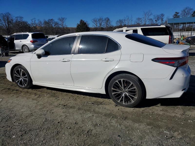 Фото 2 - TOYOTA CAMRY