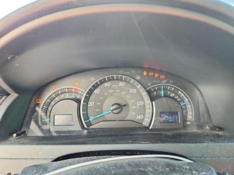 Фото 9 - TOYOTA CAMRY