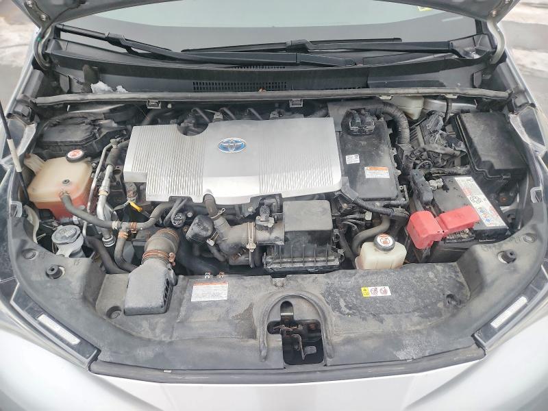 Фото 11 - TOYOTA PRIUS