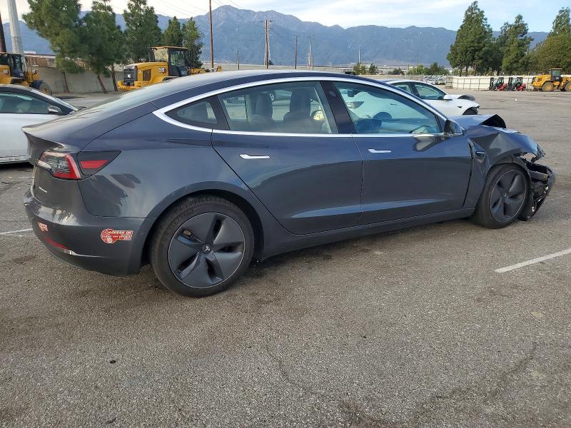 Фото 3 - TESLA MODEL 3