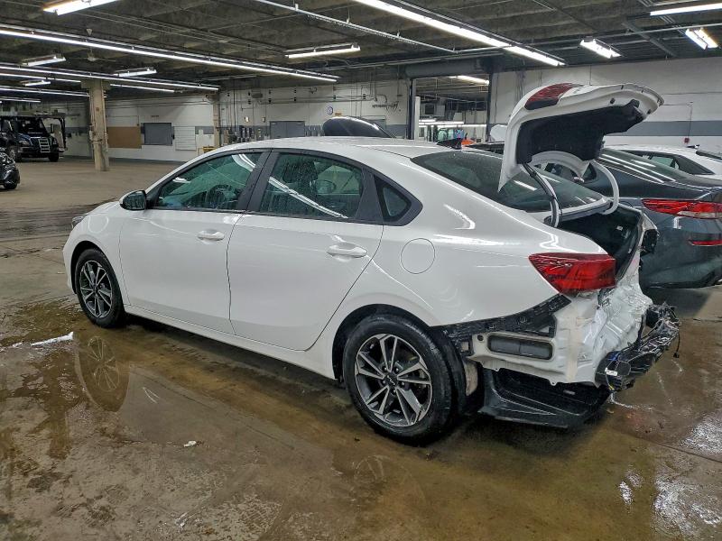 Фото 2 - KIA FORTE