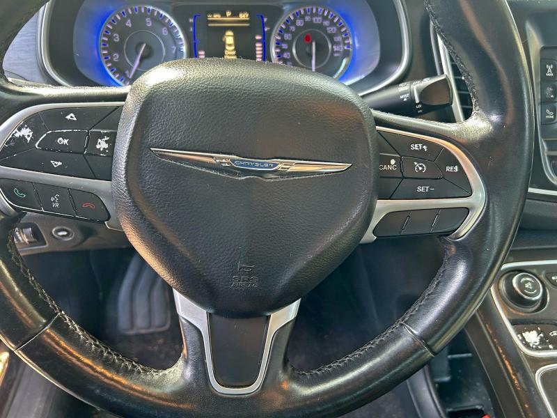 Фото 12 - CHRYSLER 200