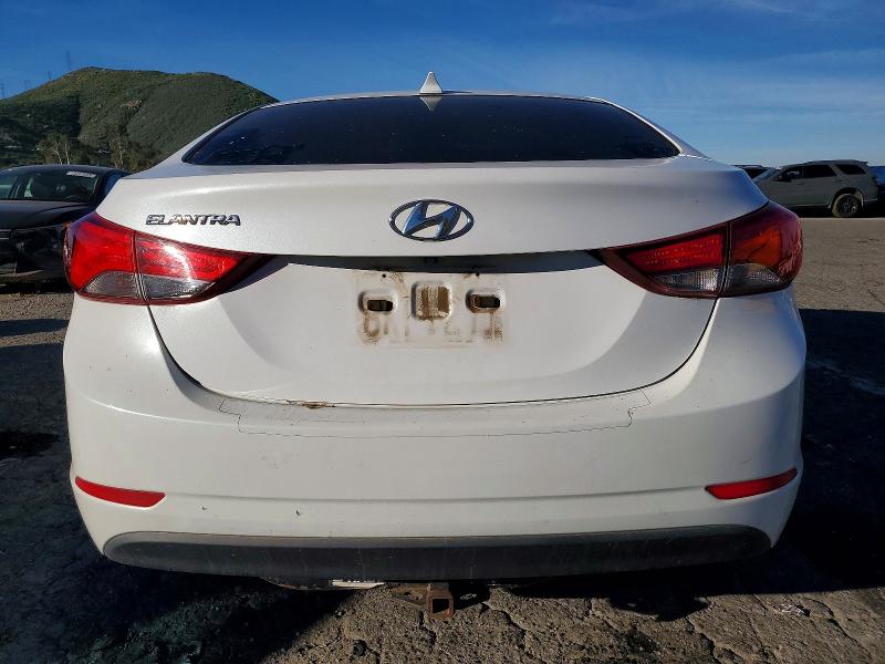 Фото 6 - HYUNDAI ELANTRA