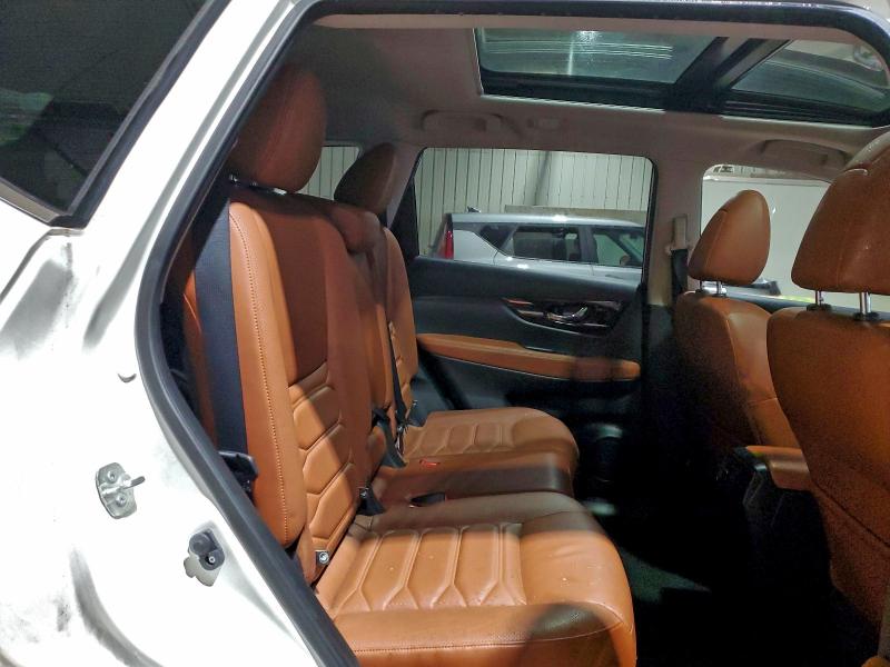 Фото 11 - NISSAN ROGUE