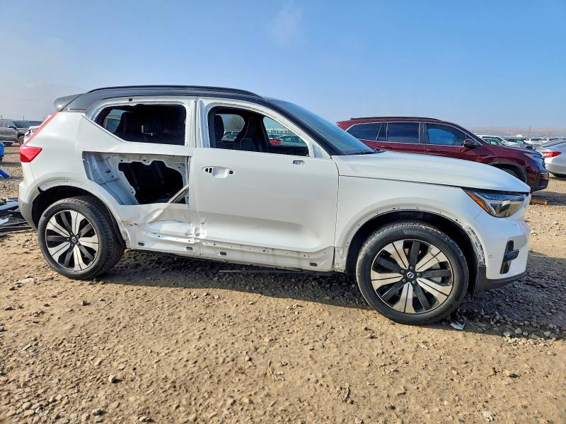 Фото 4 - VOLVO XC40