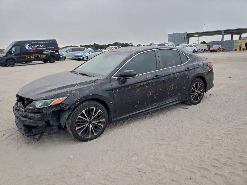 Фото 1 - TOYOTA CAMRY