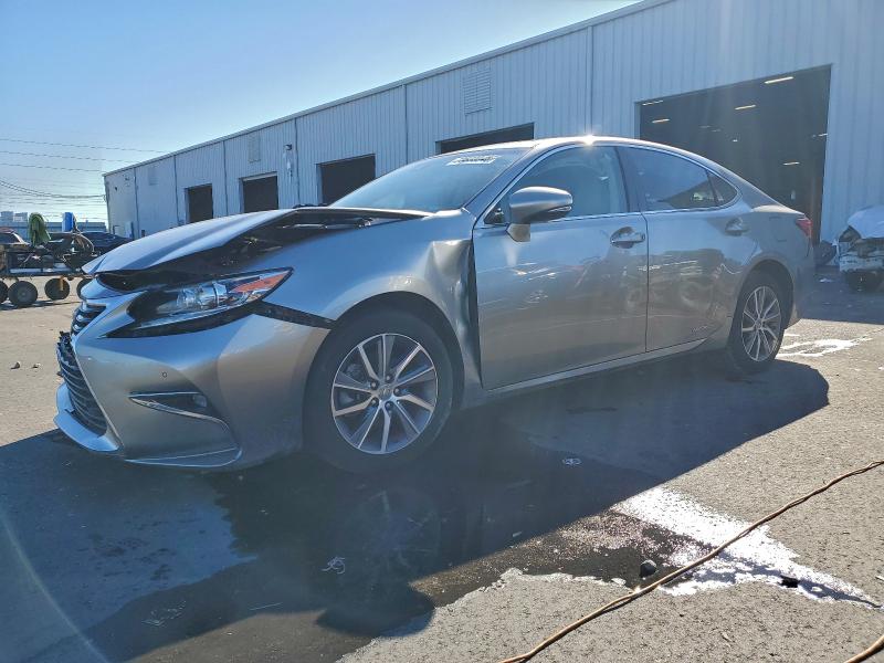 Фото 1 - LEXUS ES300