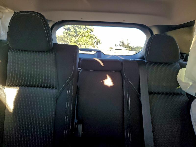 Фото 10 - MITSUBISHI OUTLANDER