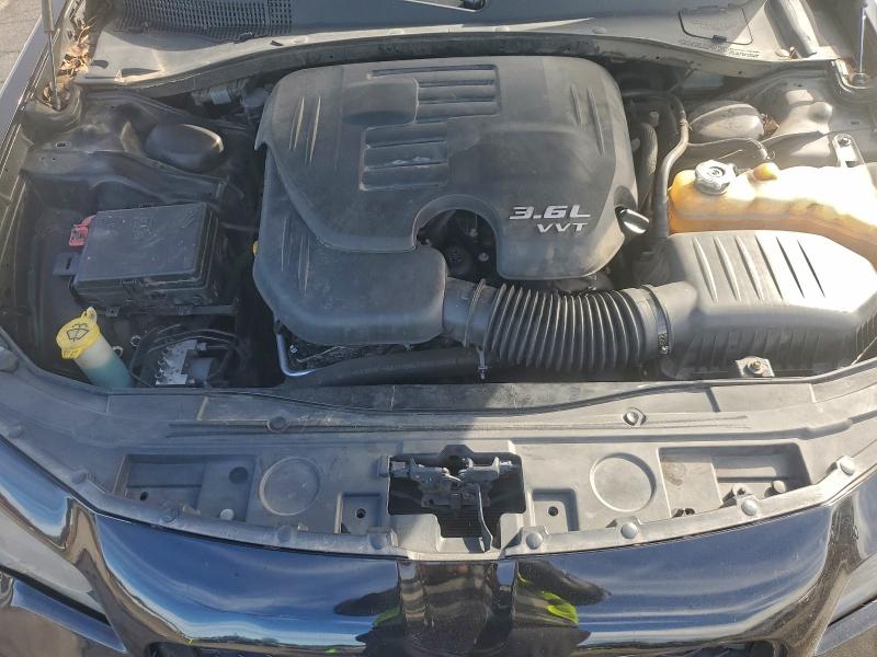 Фото 11 - CHRYSLER 300