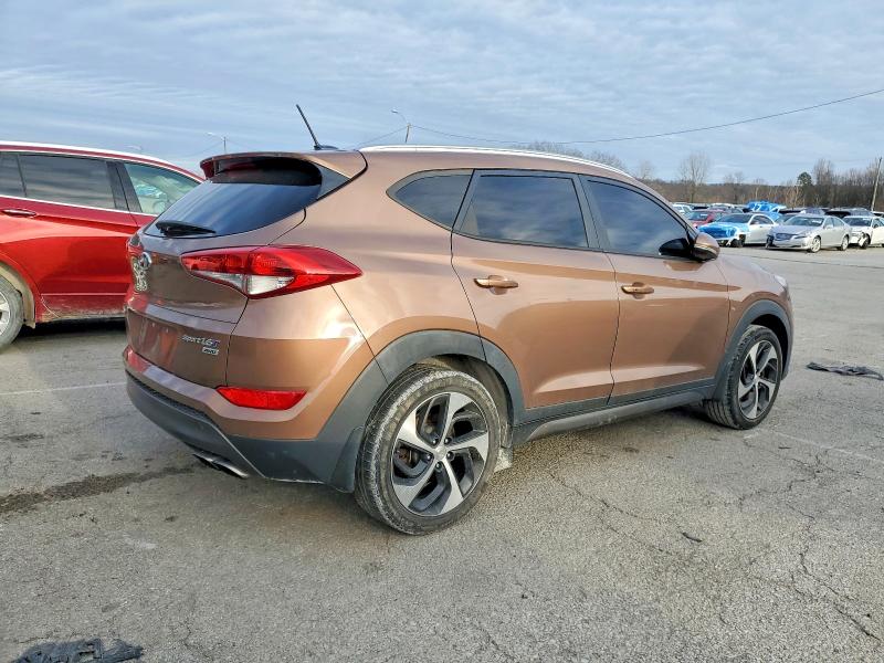 Фото 3 - HYUNDAI TUCSON