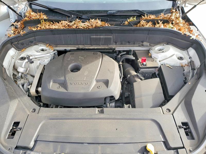 Фото 12 - VOLVO XC90