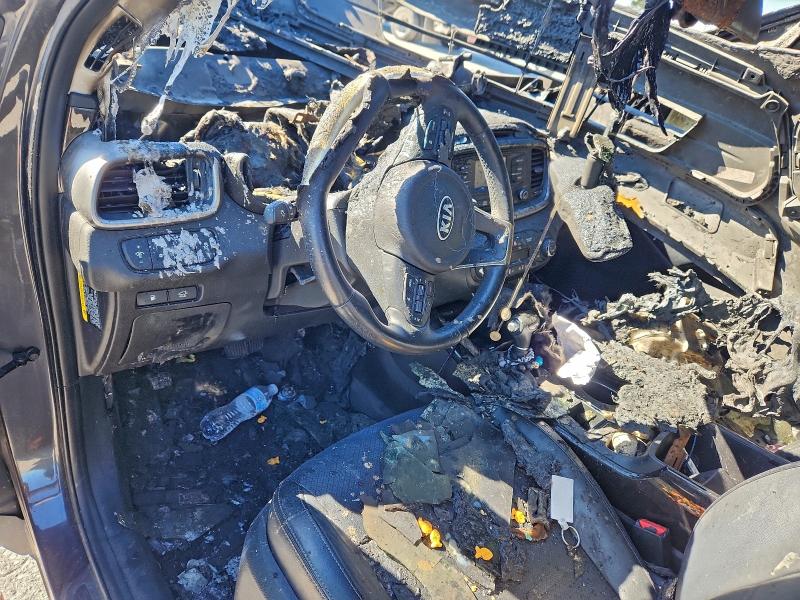 Фото 8 - KIA SORENTO