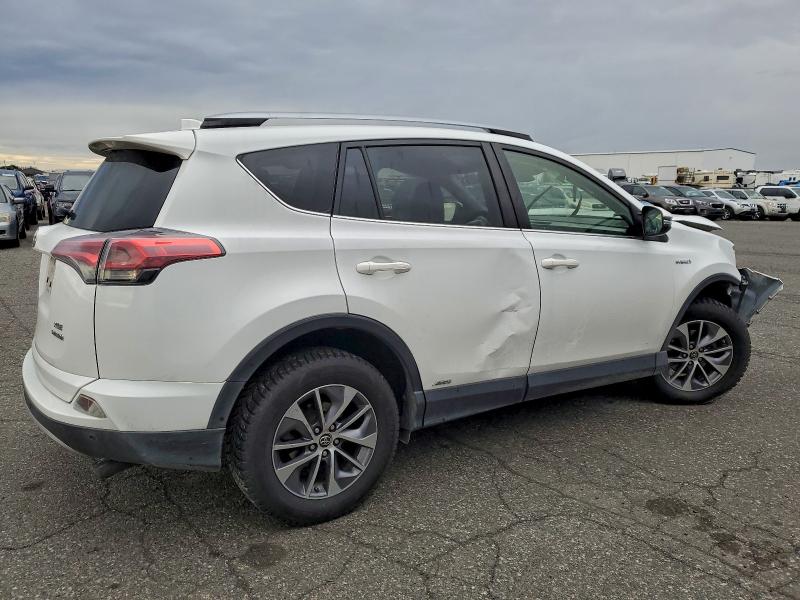 Фото 3 - TOYOTA RAV4