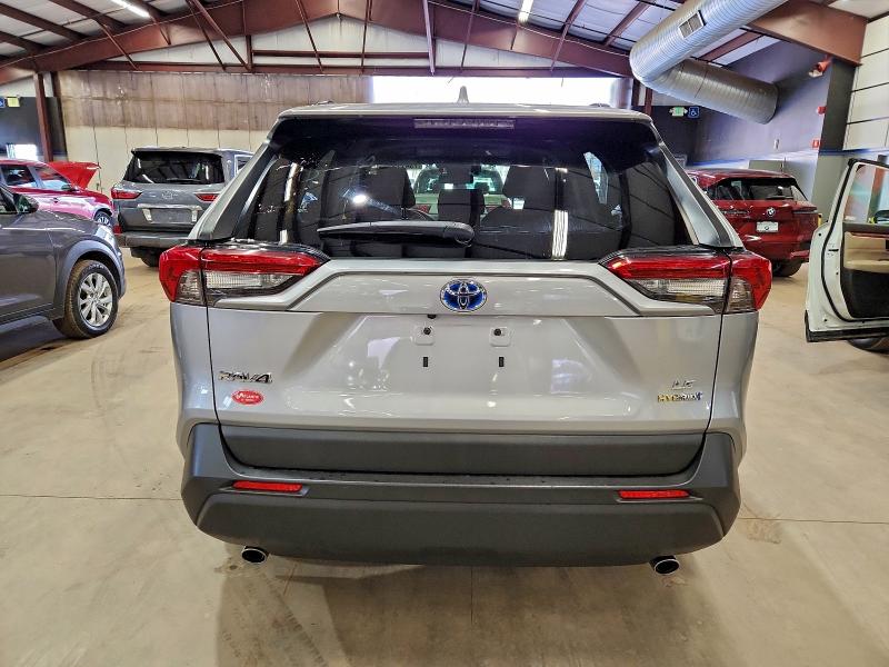 Фото 6 - TOYOTA RAV4