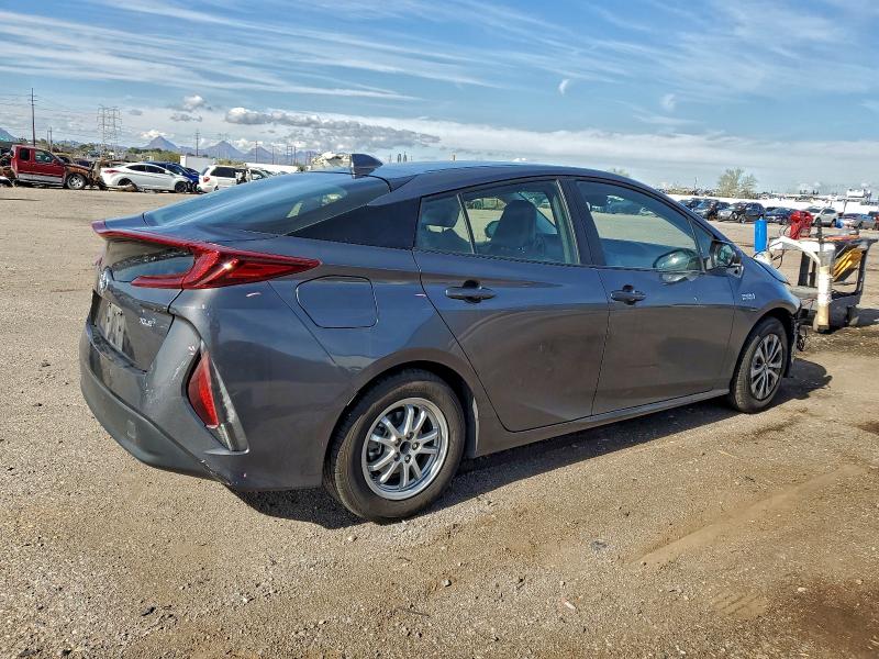 Фото 3 - TOYOTA PRIUS