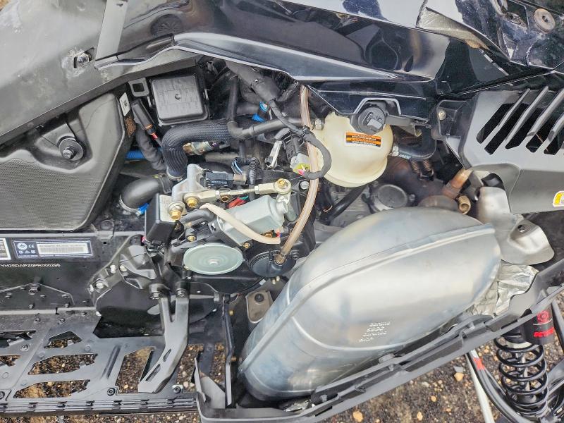 Фото 7 - SKI-DOO SNOWMOBILE