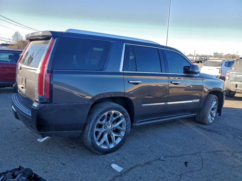 Фото 3 - CADILLAC ESCALADE