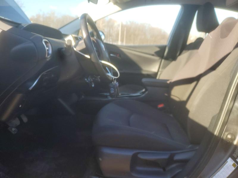 Фото 7 - TOYOTA PRIUS