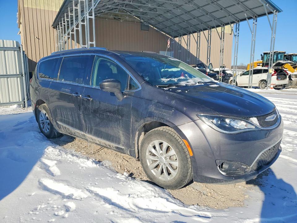 Фото 4 - CHRYSLER PACIFICA