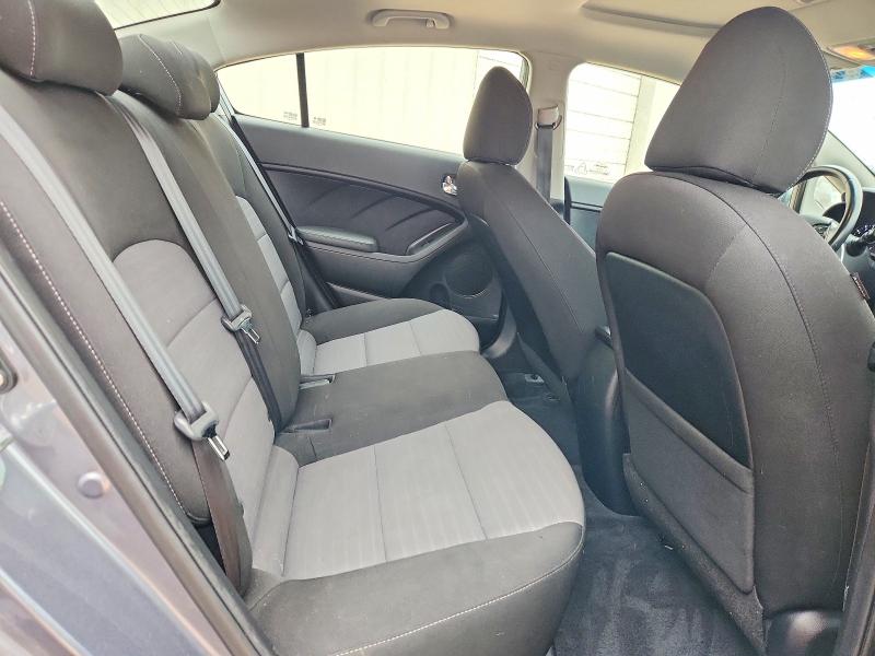 Фото 10 - KIA FORTE