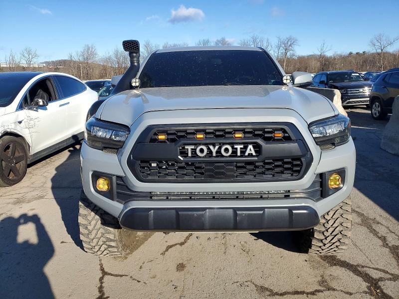 Фото 5 - TOYOTA TACOMA