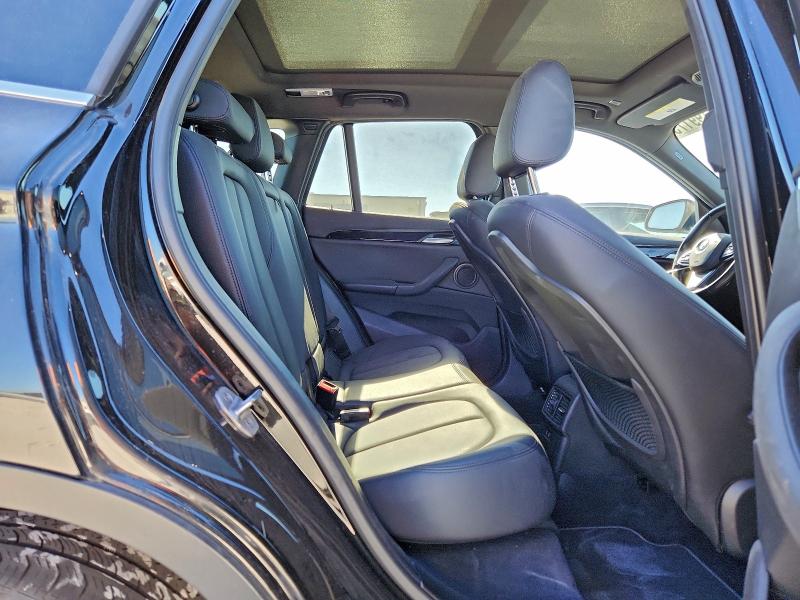 Фото 10 - BMW X1