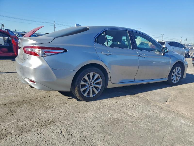 Фото 3 - TOYOTA CAMRY