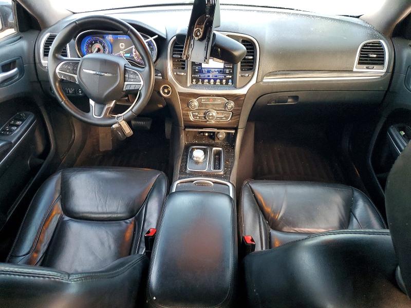 Фото 8 - CHRYSLER 300