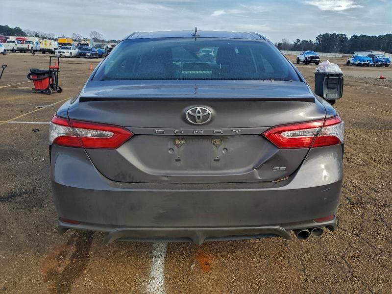 Фото 6 - TOYOTA CAMRY