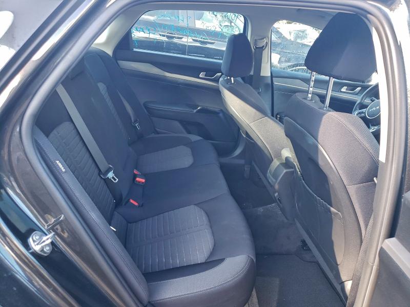 Фото 10 - KIA K5