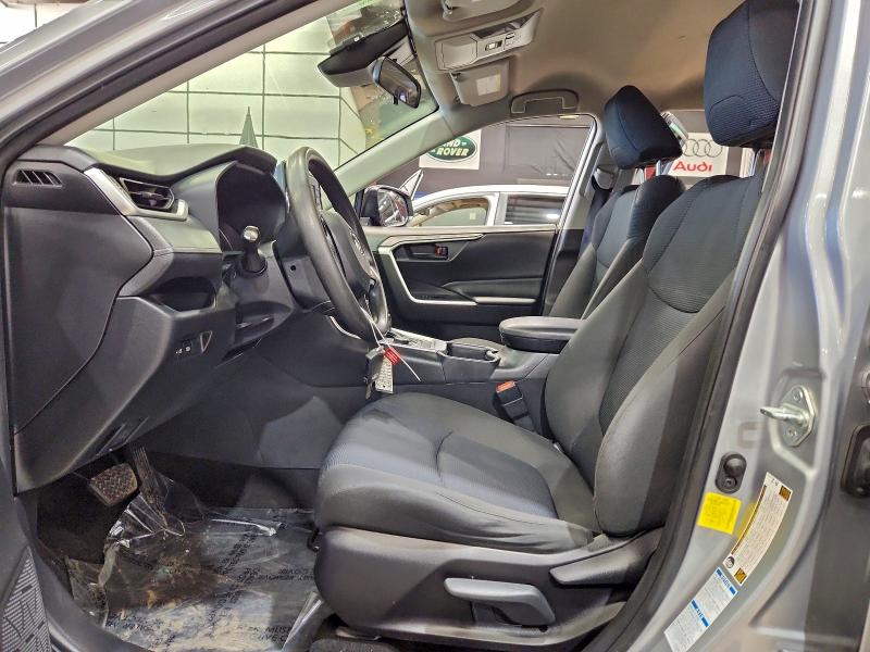 Фото 7 - TOYOTA RAV4