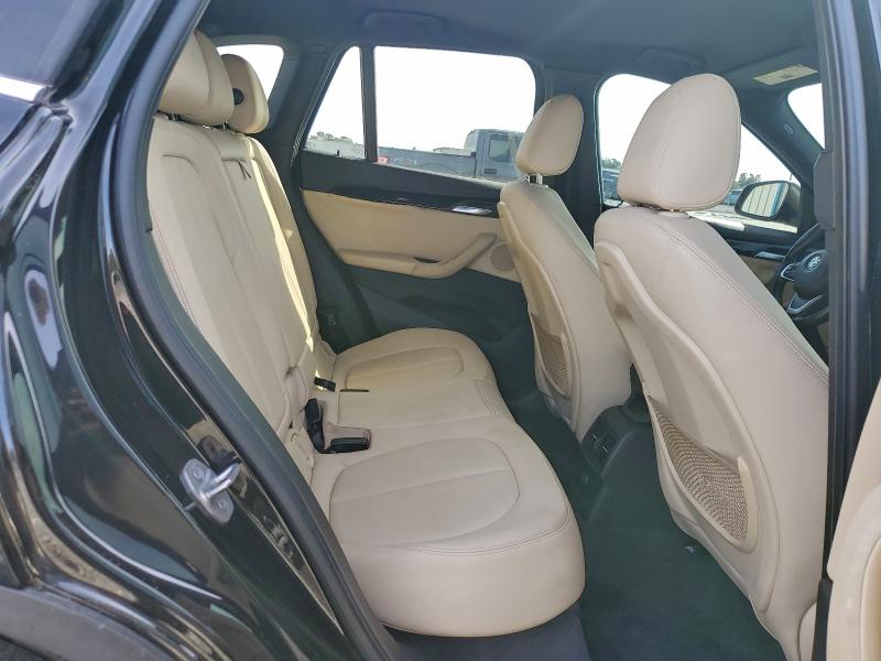 Фото 11 - BMW X1