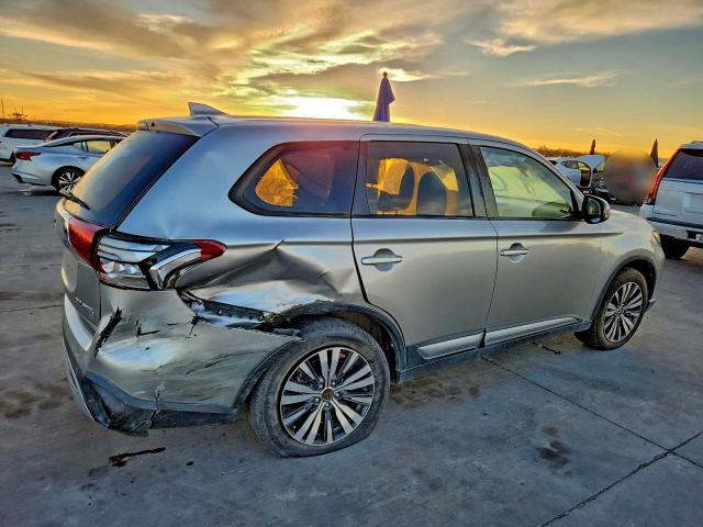 Фото 3 - MITSUBISHI OUTLANDER