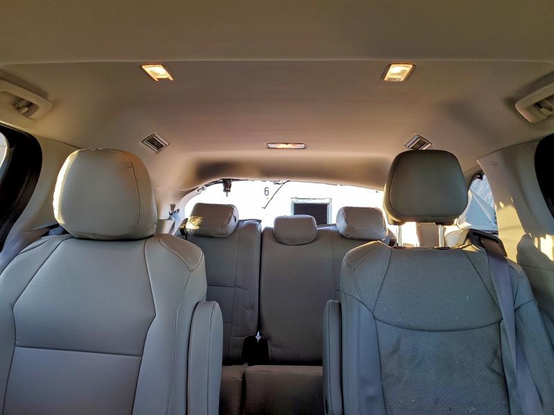 Фото 10 - TOYOTA SIENNA