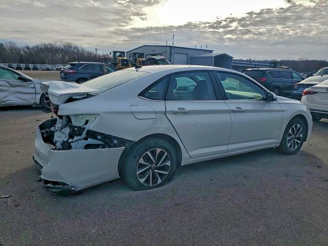 Фото 3 - VOLKSWAGEN JETTA