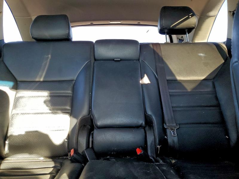 Фото 10 - KIA SORENTO