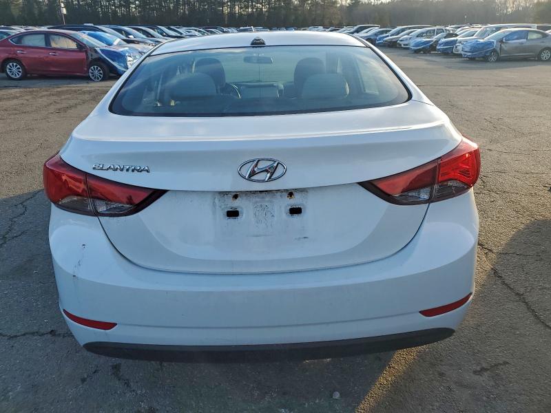Фото 6 - HYUNDAI ELANTRA