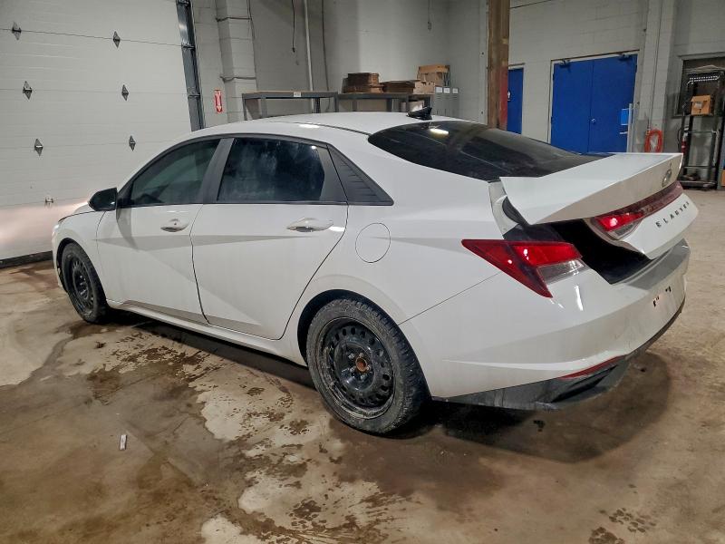 Фото 2 - HYUNDAI ELANTRA