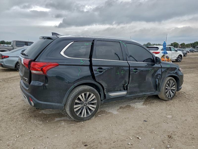 Фото 3 - MITSUBISHI OUTLANDER