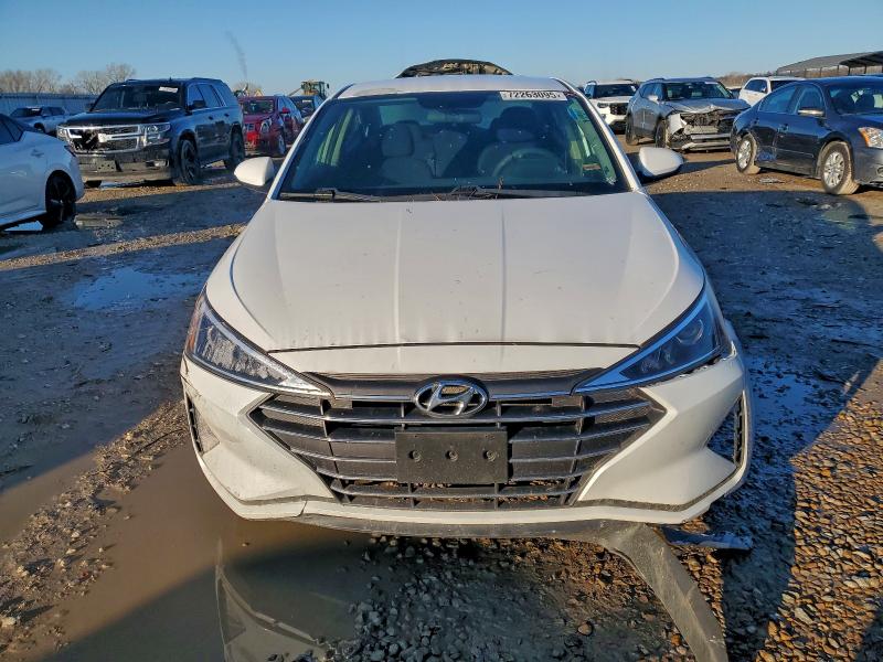 Фото 5 - HYUNDAI ELANTRA