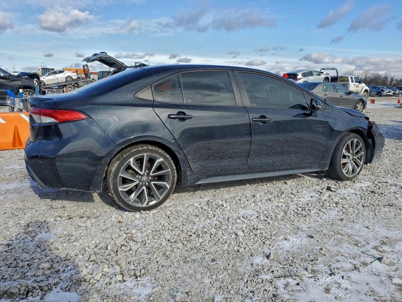 Фото 3 - TOYOTA COROLLA