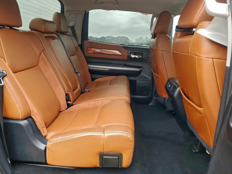 Фото 10 - TOYOTA TUNDRA